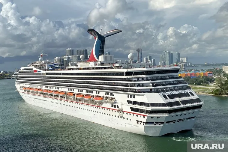 Отмена НДС и большие суда помогут снизить стоимость путевок на круизы по морю, считает Горин