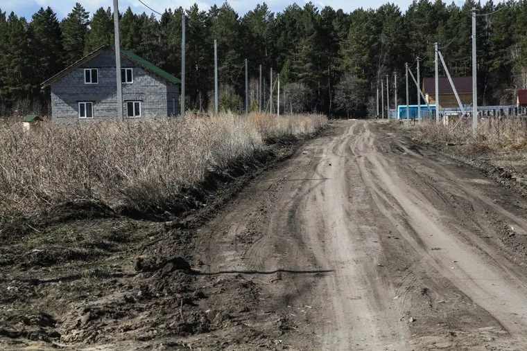 Житель села Гусево построивший дорогу. Тюмень. с. Гусево