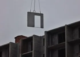 Курганцев зовут строить многоэтажки в Донбассе за 300 тысяч рублей