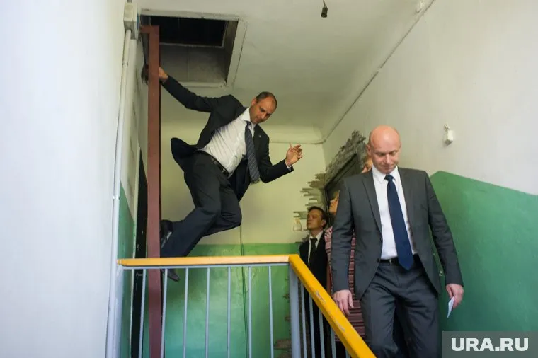 Денис Паслер совершил неожиданный кадровый прыжок