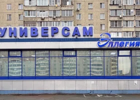 Жители Кургана требуют убрать шумные кондиционеры с крыши городского универсама 