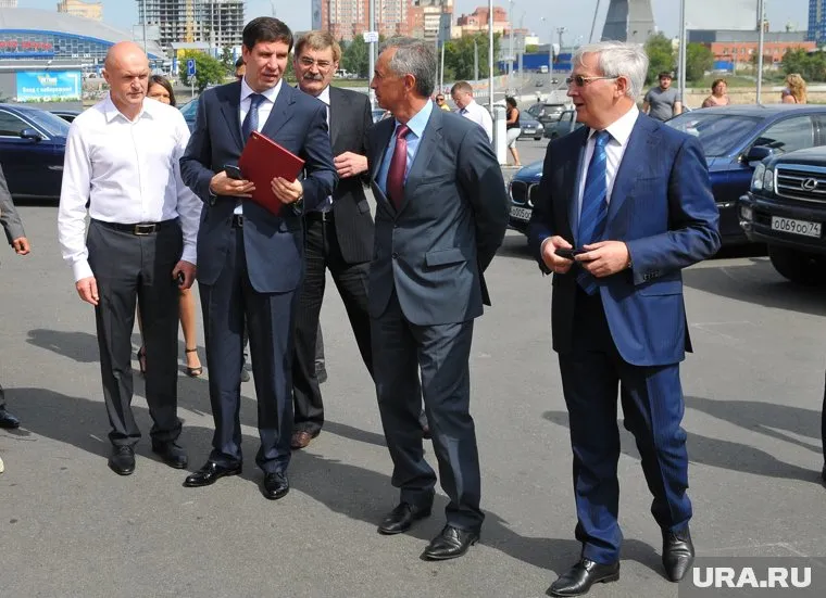 За сделку при Михаиле Юревиче (слева) пытаются привлечь Сергея Комякова (в центре) и Виктора Тупикина (справа)
