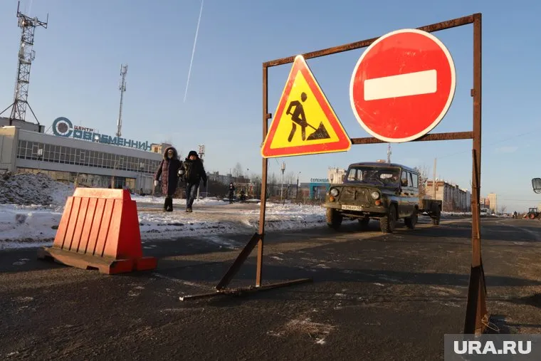 На улице Мальцева в Кургане продолжаются дорожные работы