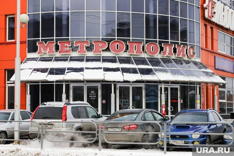 Мужчине не вернули деньги за просроченный товар