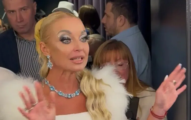 Анастасия Волочкова на своём юбилее