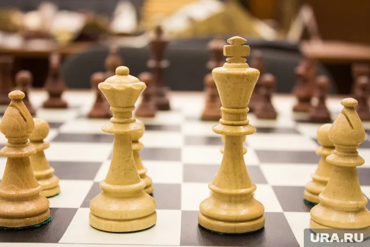 Логотип подвергся критике со стороны мирового сообщества