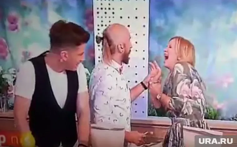 Ведущая не ожидала от фокусника такого подвоха с гвоздем