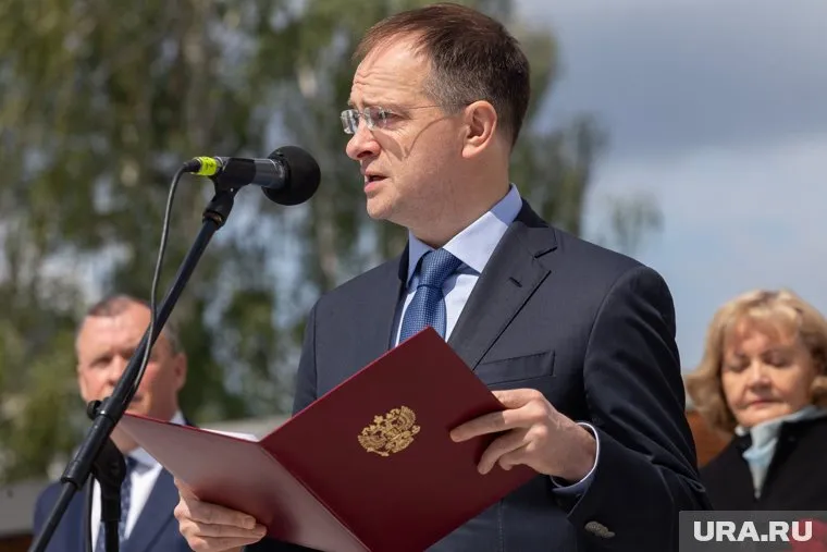 В Екатеринбурге Мединский участвовует в мероприятиях, посвященных форуму городов трудовой доблести