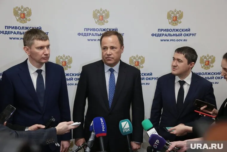 Бывший (слева) и настоящий (справа) губернаторы борются за влияние в пермском госуниверситете