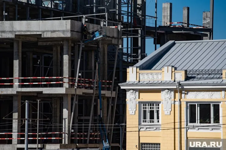 Старые дома будут сносить и строить новые