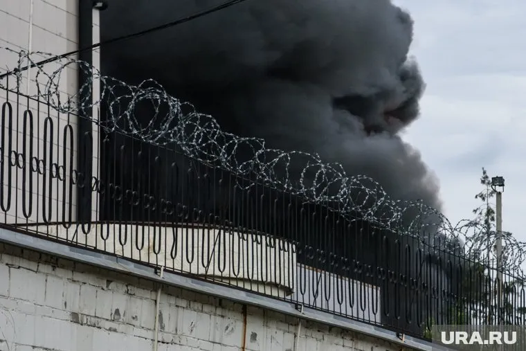 Площадь пожара пока неизвестна (архивное фото)