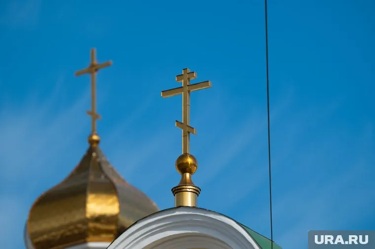 Третья неделя Великого Поста называется Крестопоклонной, так как после каждой службы совершается особое поклонение Кресту