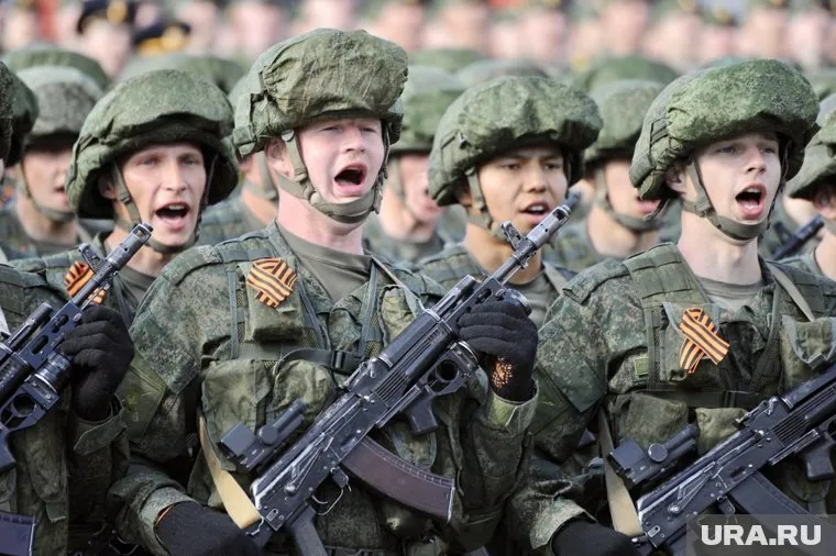 Запад испугался численности Российской Армии, сказал Андрей Климов