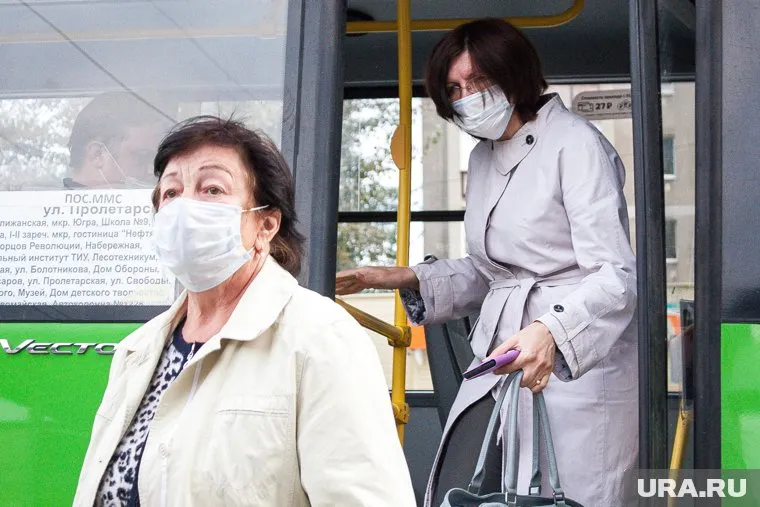 Тюменцам хотят разрешить ездить в автобусах без масок