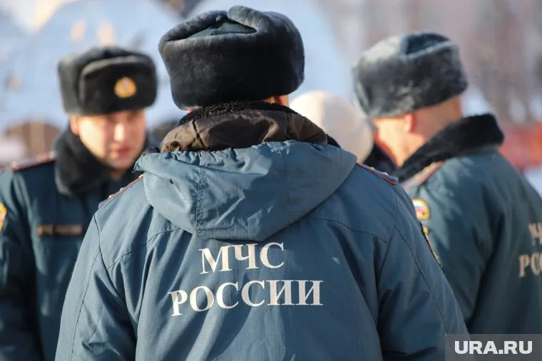 Спасатели МЧС помогли курганцам, попавшим в ДТП (архивное фото)