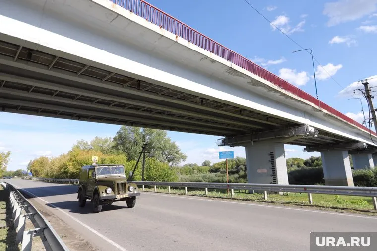Курганцам придется снизить скорость на Омском мосту