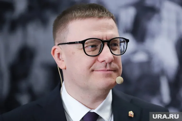 Алексей Текслер наградил медалью «За вклад в развитие Челябинской области» космонавта Петелина