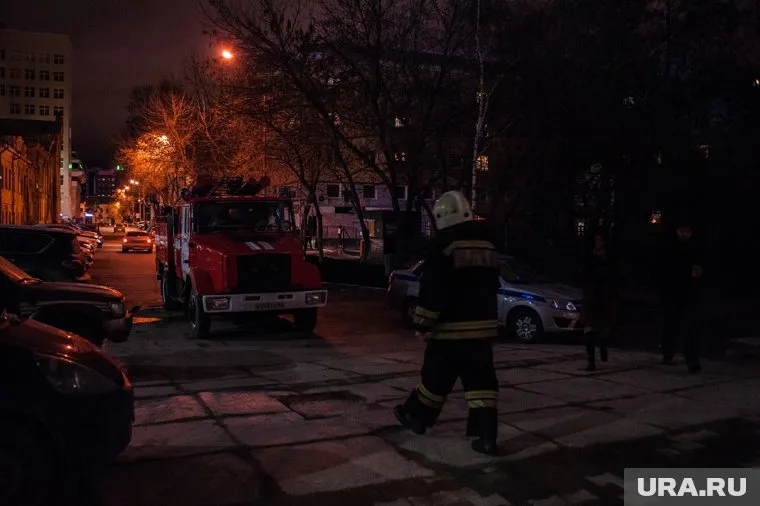 Взрыв с последующим возгоранием произошел в квартире жилого дома в Москве