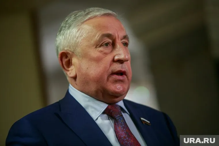 Харитонов не доволен условиями работы в Госдуме