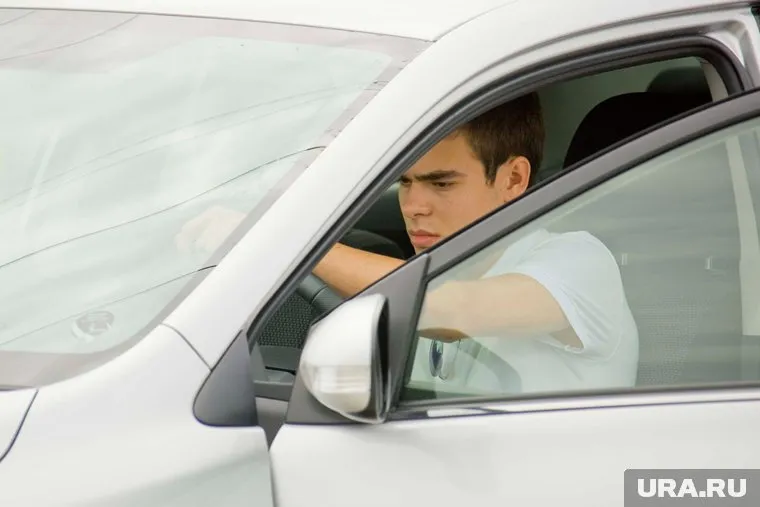 Практически каждый третий россиянин признался, что засыпал за рулем