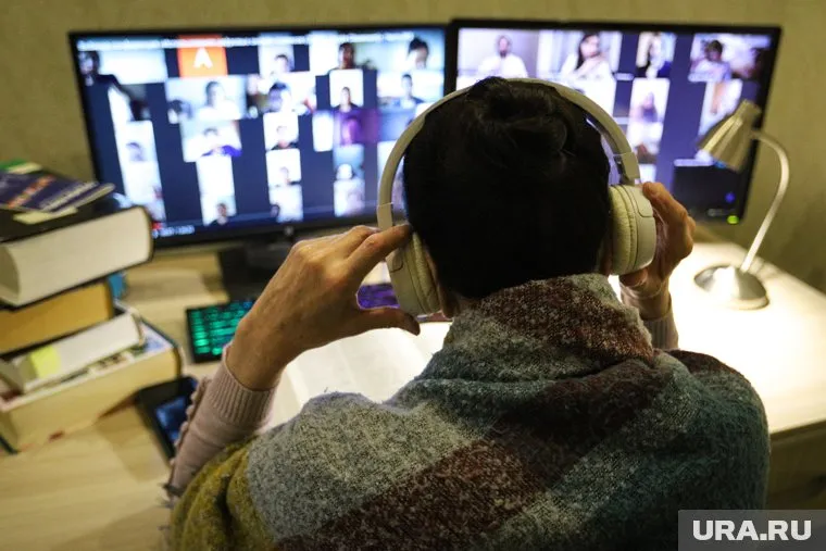 Порно ученикам показали на уроке алгебры