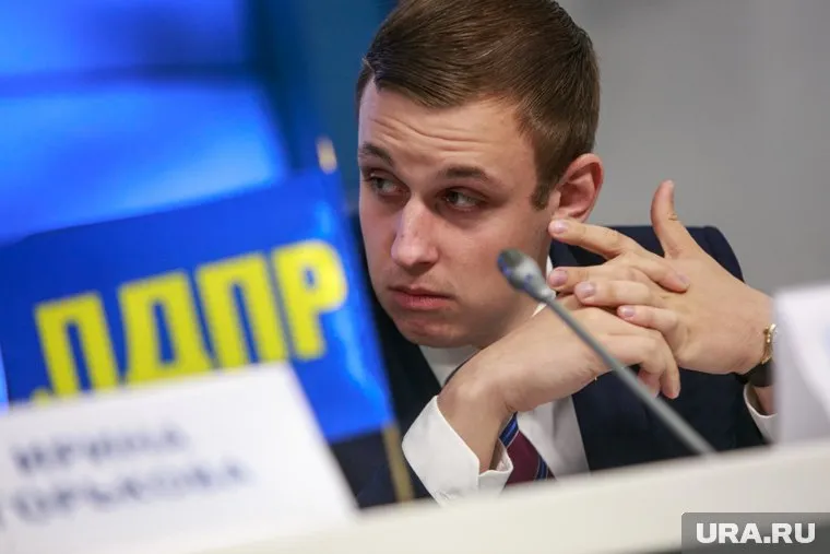 Василий Власов свалил вину за ошибки на помощника
