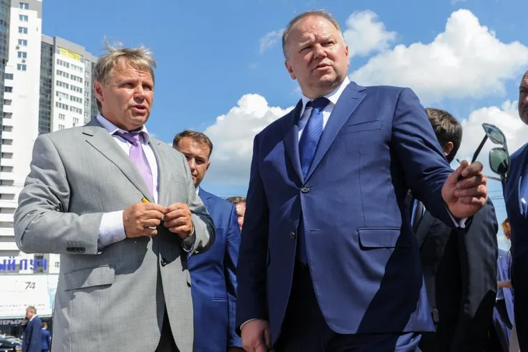 Осмотр полпредом президента Николаем Цукановым стройки в Челябинском аэропорту и строительство конгресс-холла Таганай. Челябинск, наговицын алексей, цуканов николай