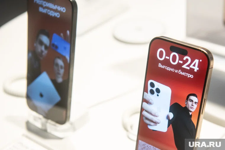 До 200 тысяч китайцев собирают на заводах iPhone 17, работая в две смены