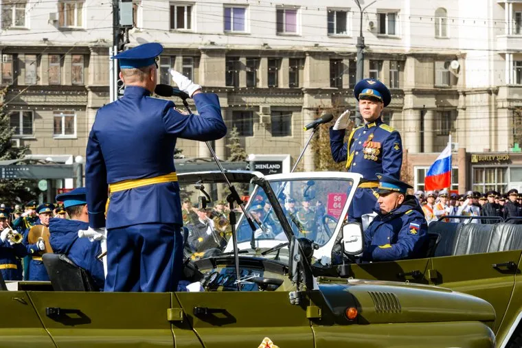 Генеральная репетиция торжественного построения Челябинского гарнизона. Челябинск