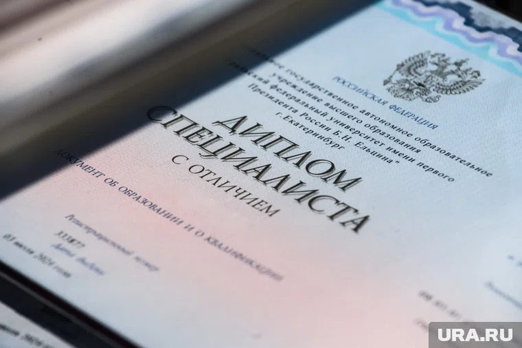 Тюменец даля взятку преподавателю 