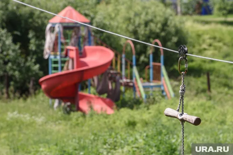 На состояние детских площадок можно пожаловаться в прокуратуру