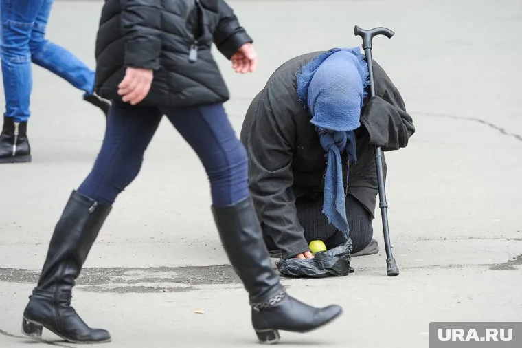 Из-за коронавируса в мире растет число нищих