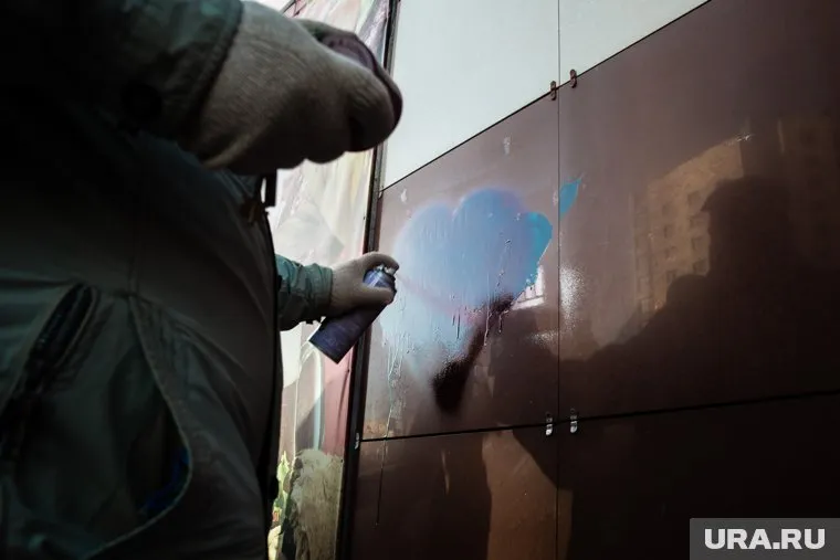 Граффити с рекламой наркотиков обошлось нарушителю в 4 тысячи рублей