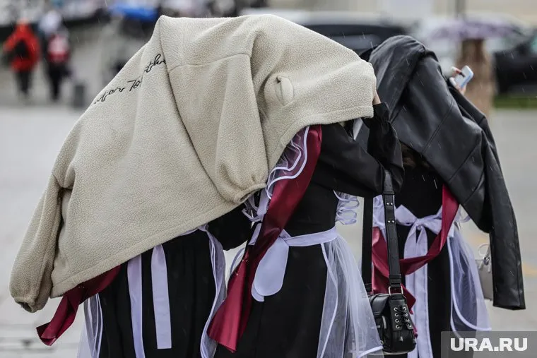 Помимо того, что погода будет дождливой, температура опустится до 2 градусов