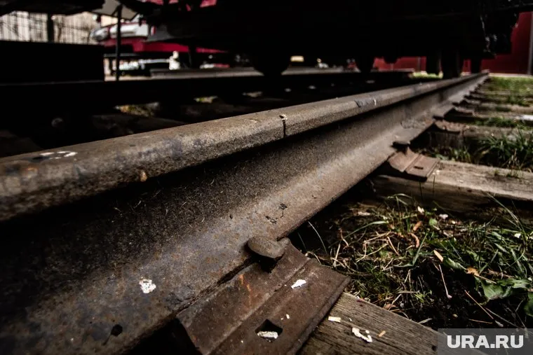 Вагон сошел с рельсов без опрокидывания