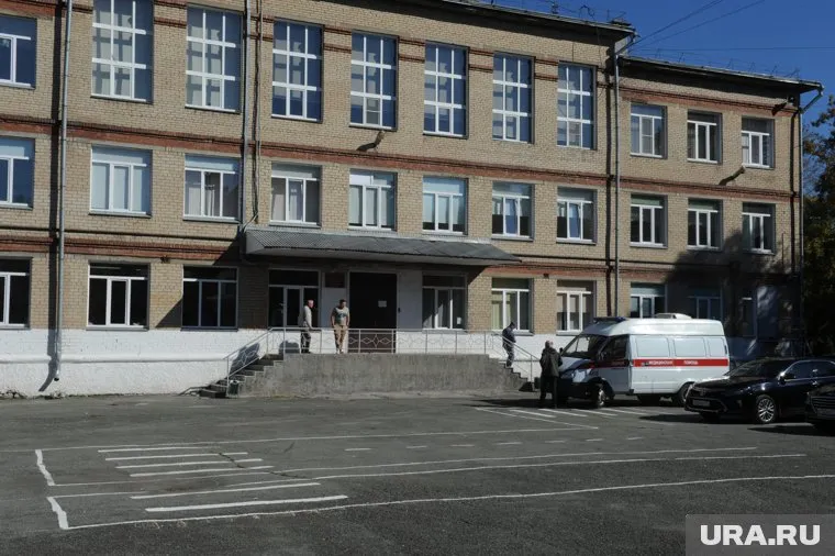 Нападение произошло в школе в Ленинском районе Челябинска