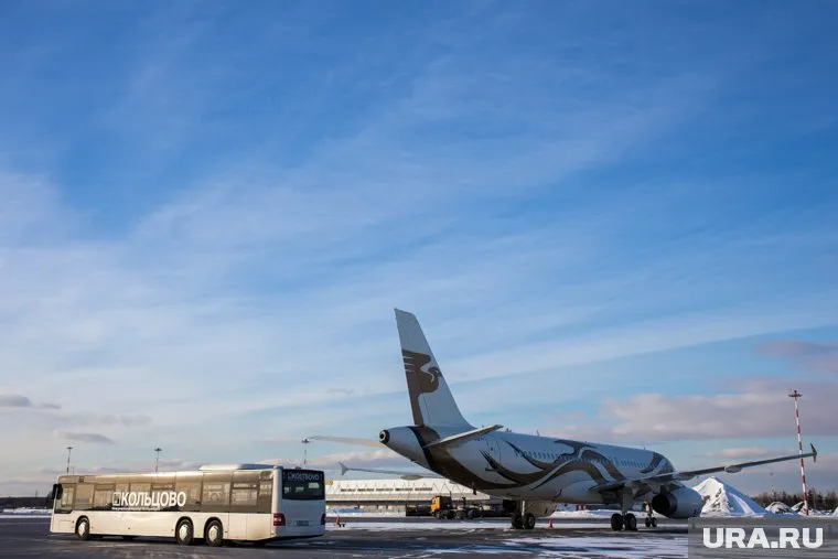 Ожидается, что рейс прибудет в 02:30 по местному времени