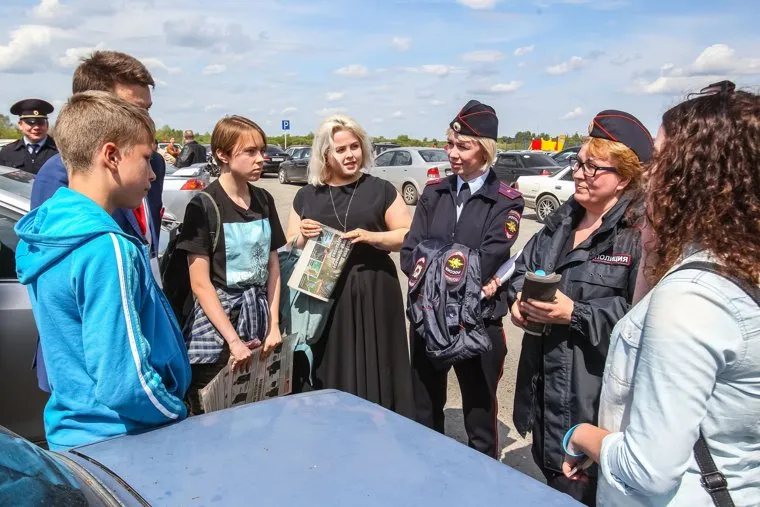 Митинг сторонников Навального 12 июня. Тюмень, митинг навального, митинг против коррупции