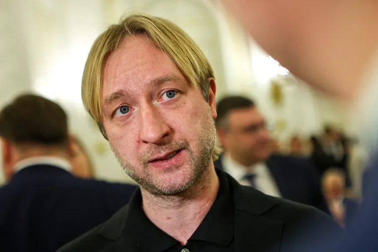 Евгений сделал пластику в 42 года