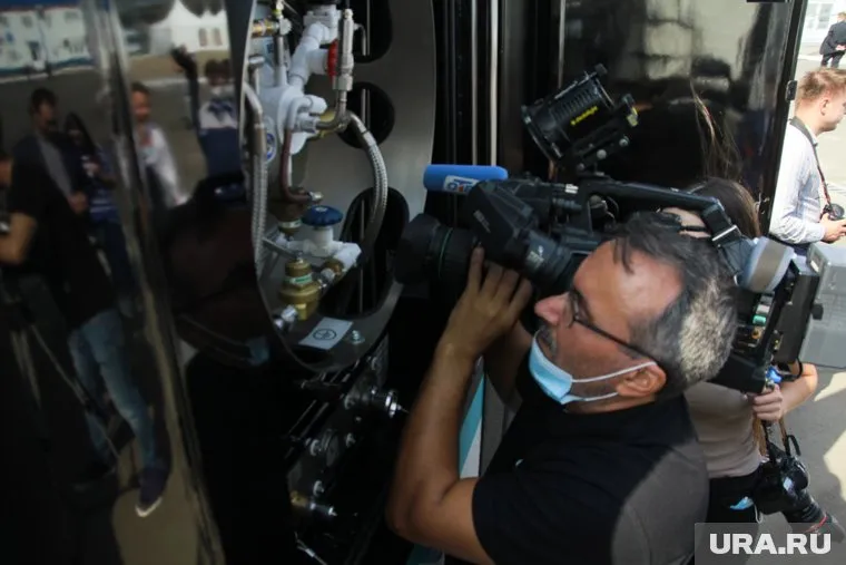 Съемочный процесс постельных сцен не проходит без смеха