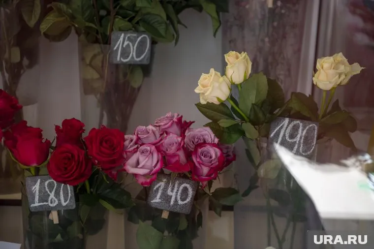 Букетов стало меньше, а цена цветов выросла