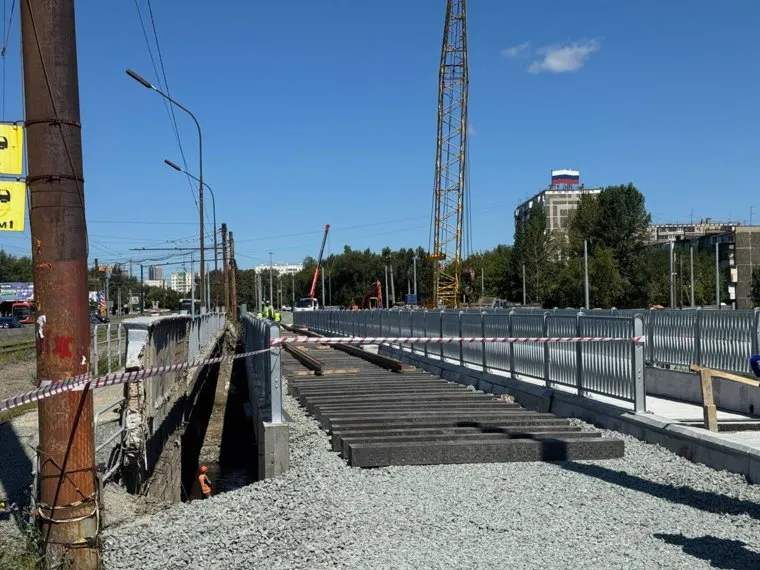 Движение по мосту с 1 августа будет перекрыто, однако трамвай продолжит ходить