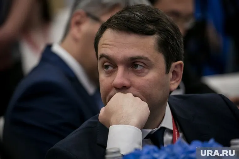 Губернатора Мурманской области Чибиса неизвестный ранил ножом