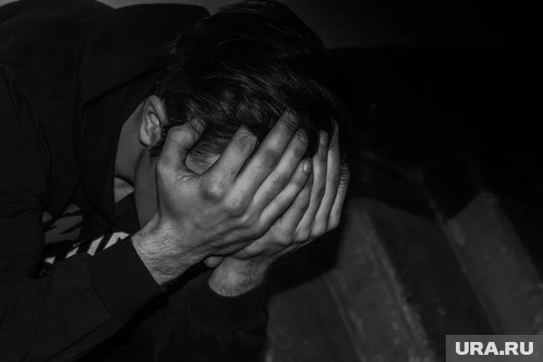 На ранних стадиях деменции пациенты могут испытывать трудности с общением и повседневными действиями