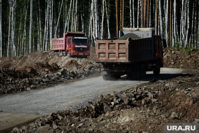 Большегрузам с перевесом не разрешат двигаться по тюменским трассам