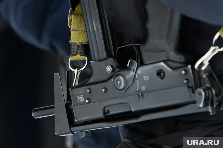 Сотрудники УБОПа были оснащены самым передовым оборудованием и оружием