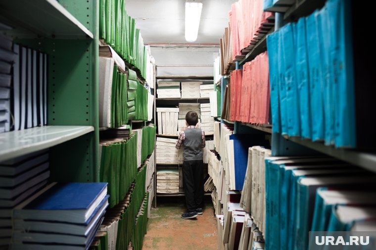 Заброшенное здание библиотеки продают в Курганской области. Фото