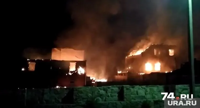 Пожар уничтожил два дома в Новом Кременкуле