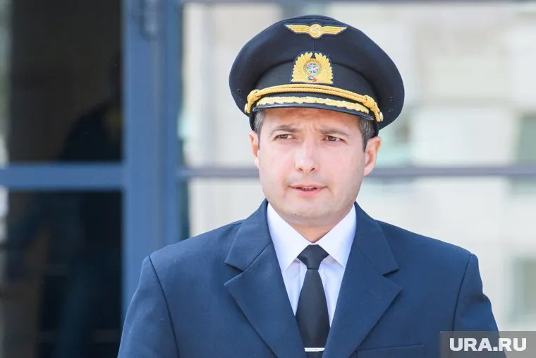 Дамир Юсупов сумел посадить авиалайнер с пассажирами на кукурузное поле