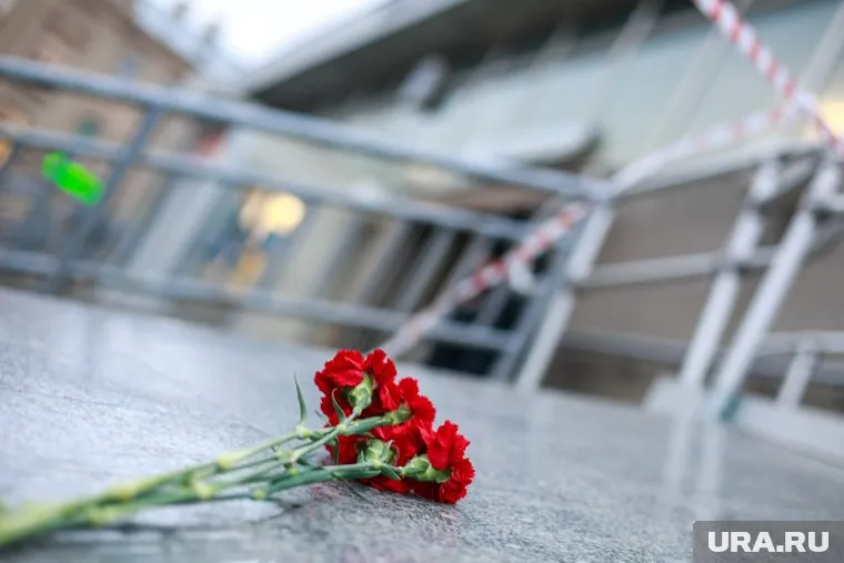 В Северной столице второй день траур